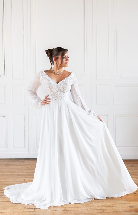 Robe de mariée Lina, décolleté V classique, manches mousseline, sans fente