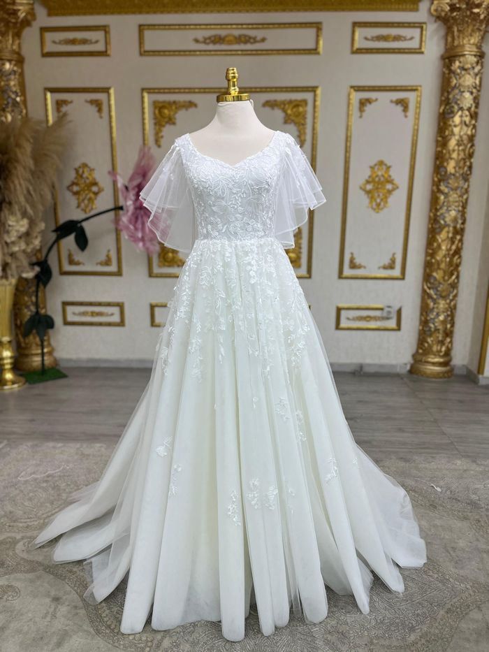 Robe de mariée trapèze avec manches courtes