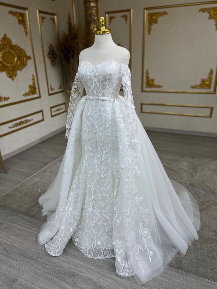 Robe sirène avec surjupe