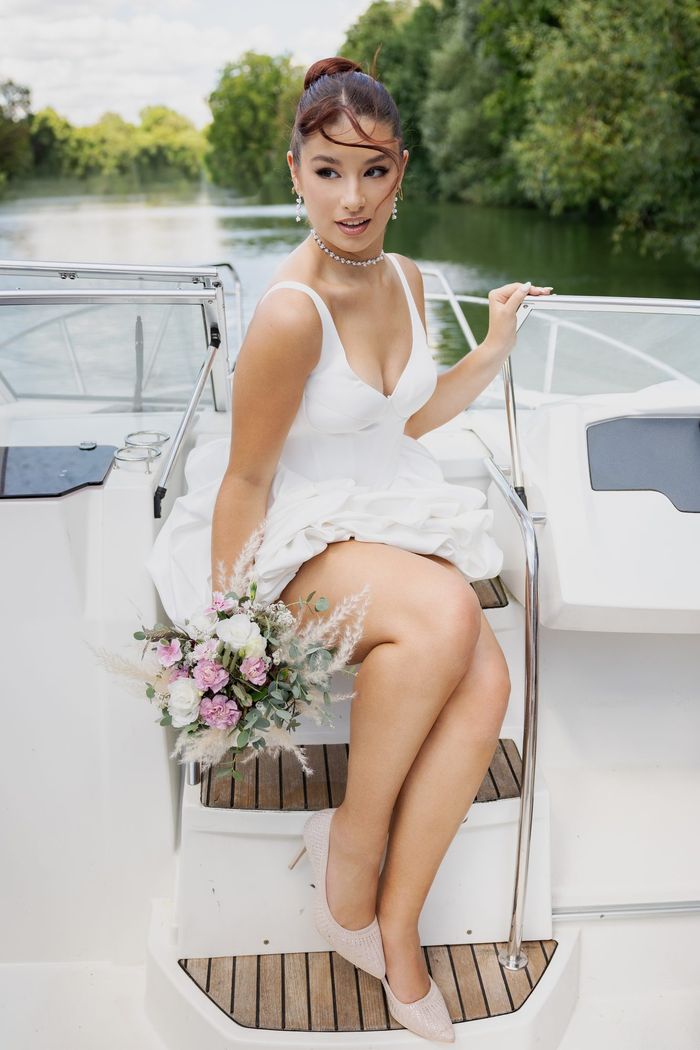 Robe de mariée courte à bustier drapé