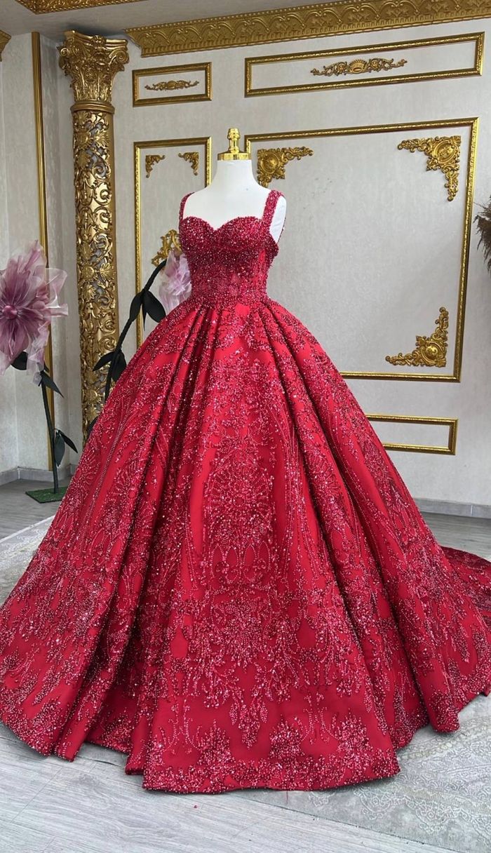 Robe de fiançaille rouge style princesse
