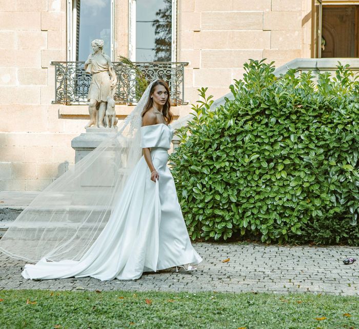 Robe de mariée satin avec surjupe détachable et voile