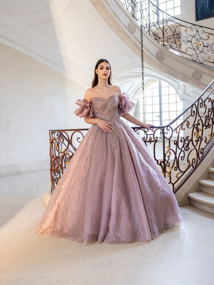 Robe de fiançailles vieux rose brodée de sequins